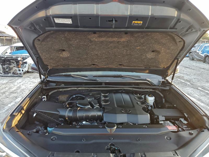 2024 TOYOTA 4RUNNER SR #3305307339