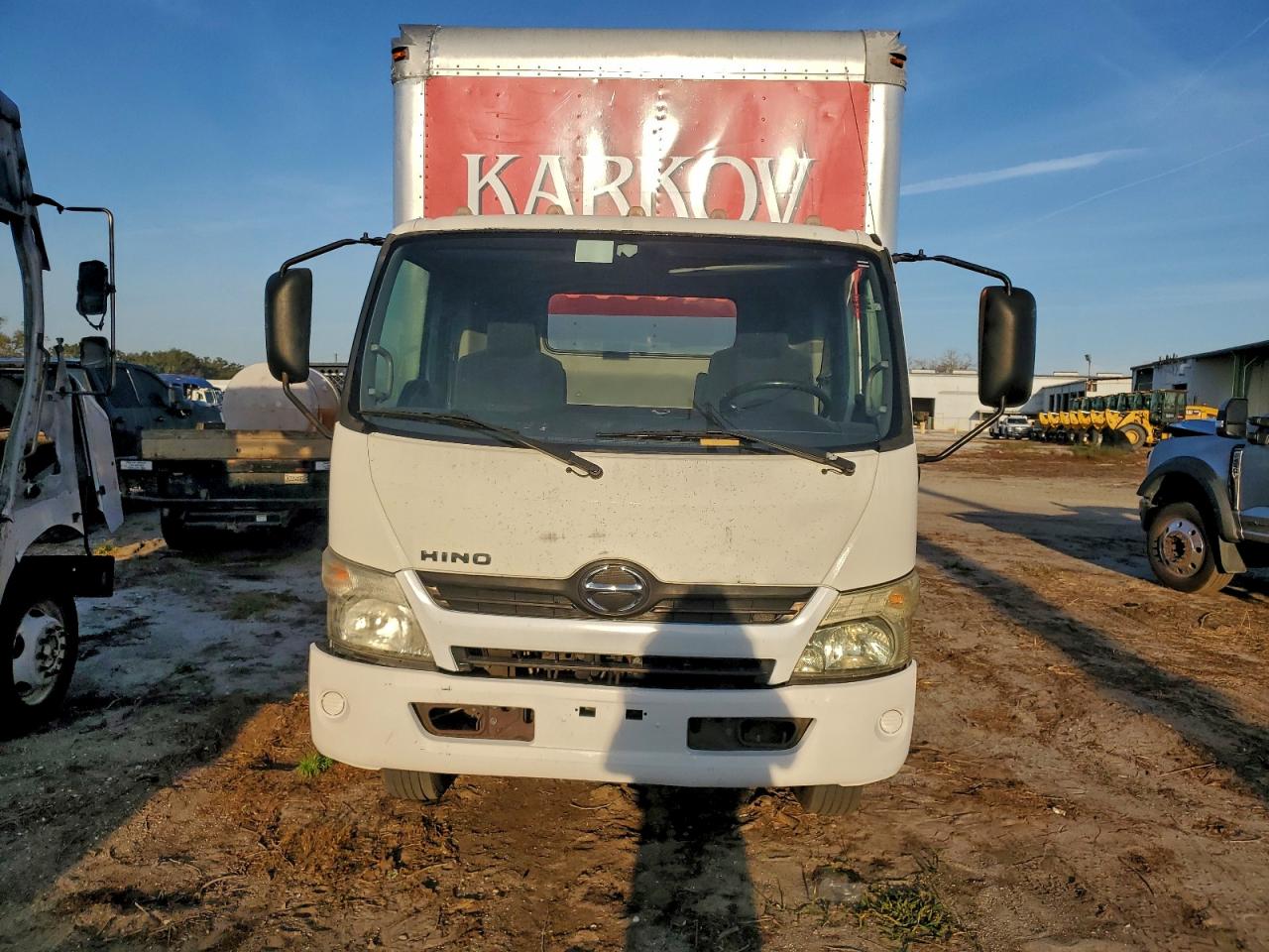 Lot #3304523442 2015 HINO 195