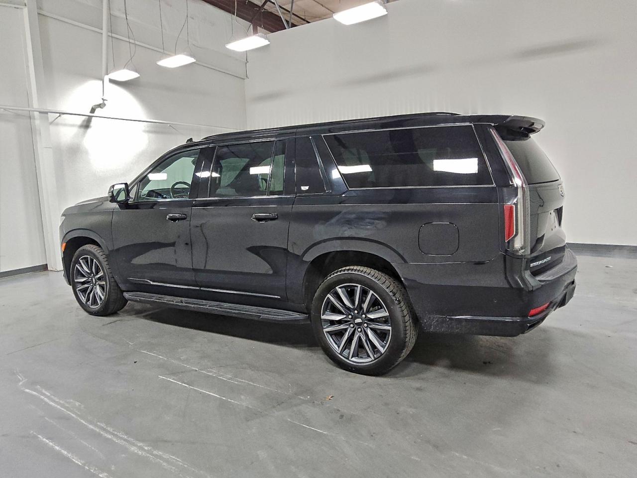 CADILLAC ESCALADE ESV SPORT