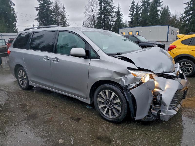 2018 TOYOTA SIENNA XLE #3310664757