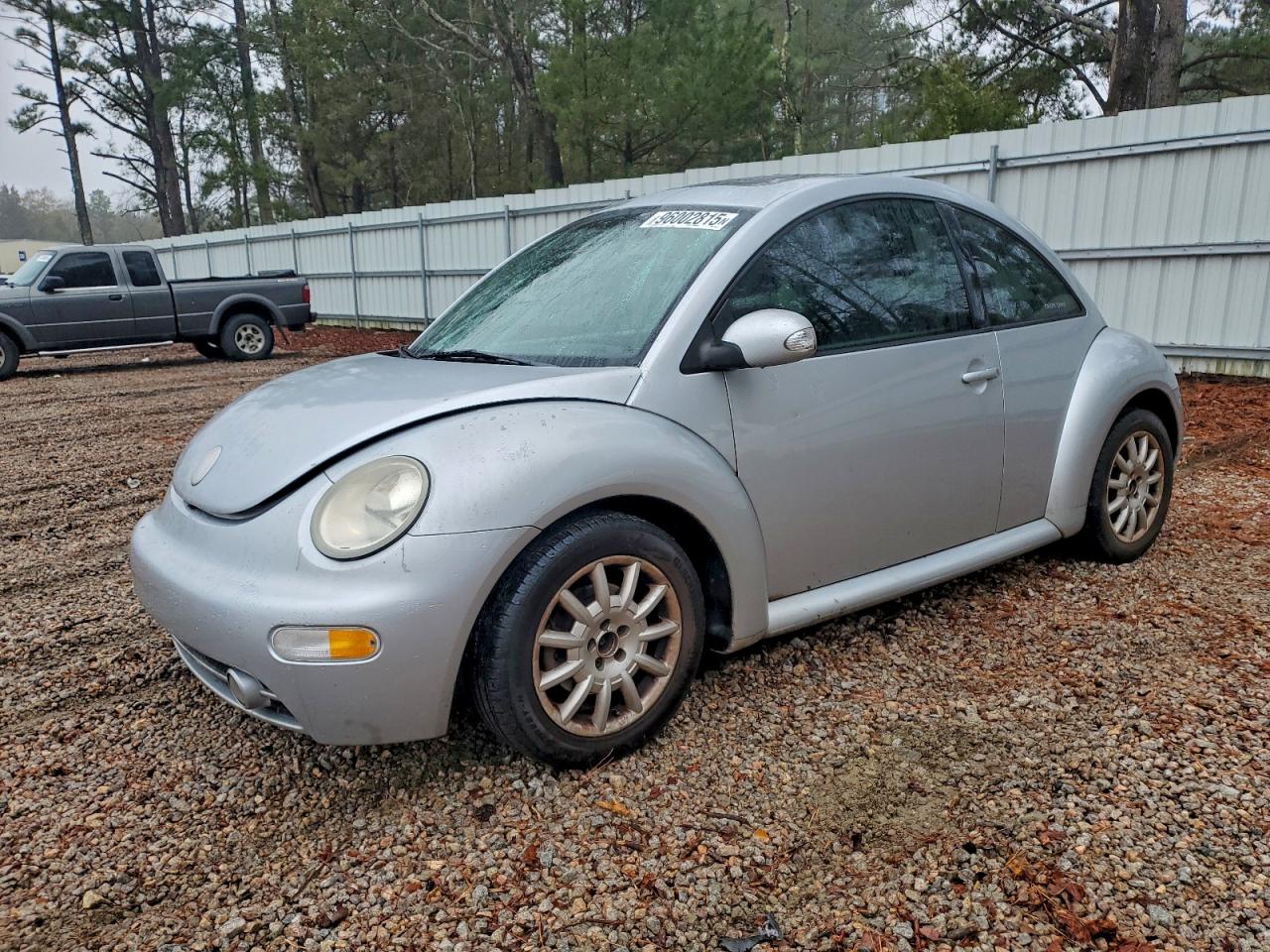 Lot #3308343044 2005 VOLKSWAGEN NEW BEETLE