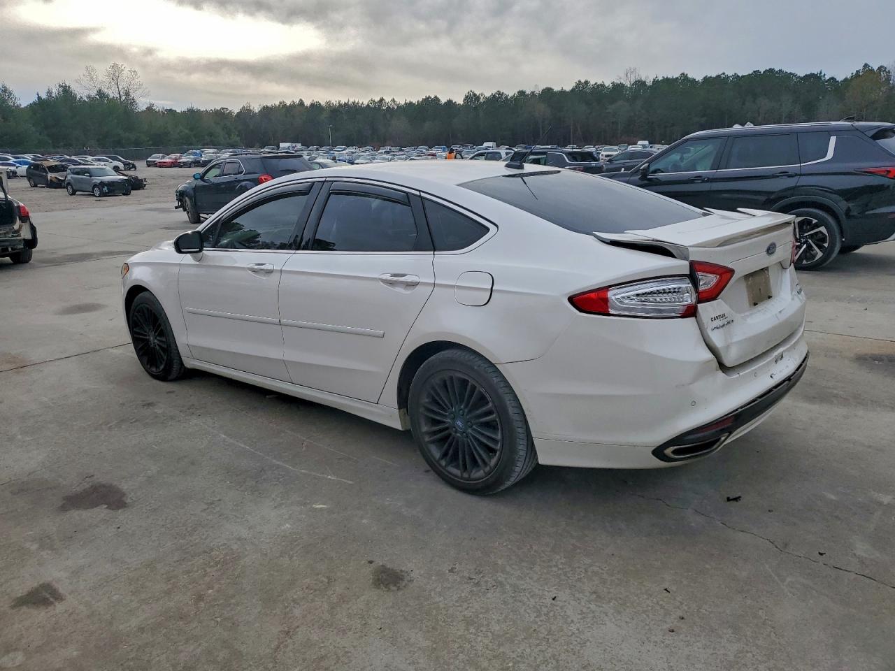 FORD FUSION SE