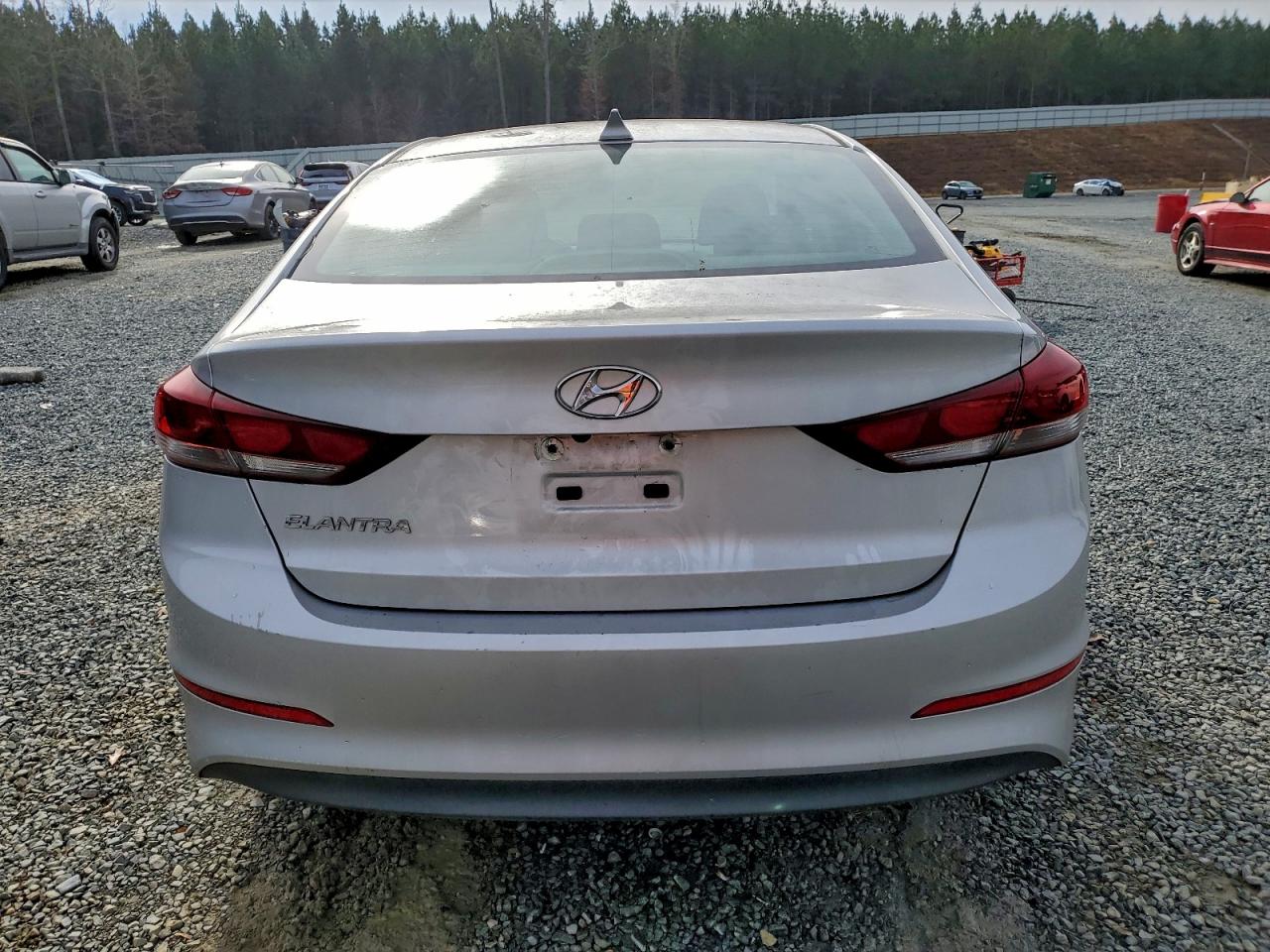HYUNDAI ELANTRA SE