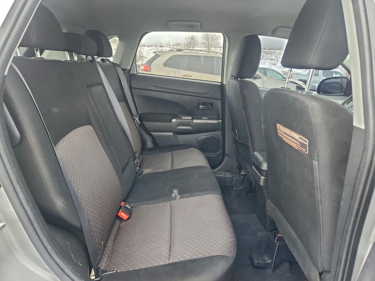 MITSUBISHI OUTLANDER ES