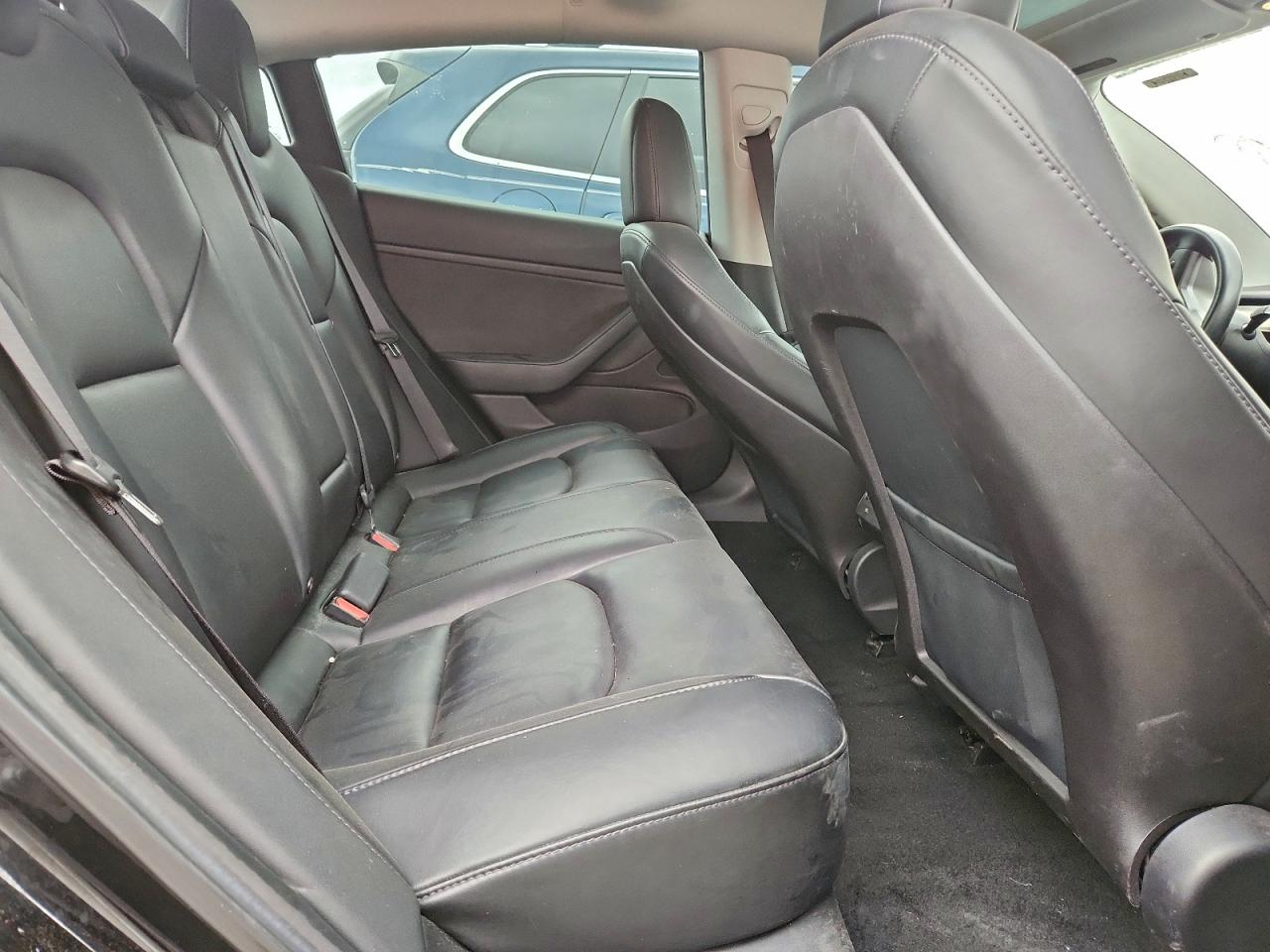 Lot #3305370323 2019 TESLA MODEL 3