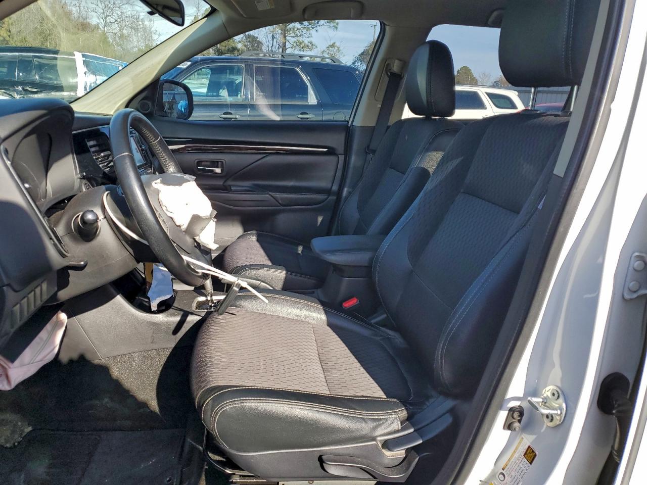 Lot #3317799138 2015 MITSUBISHI OUTLANDER