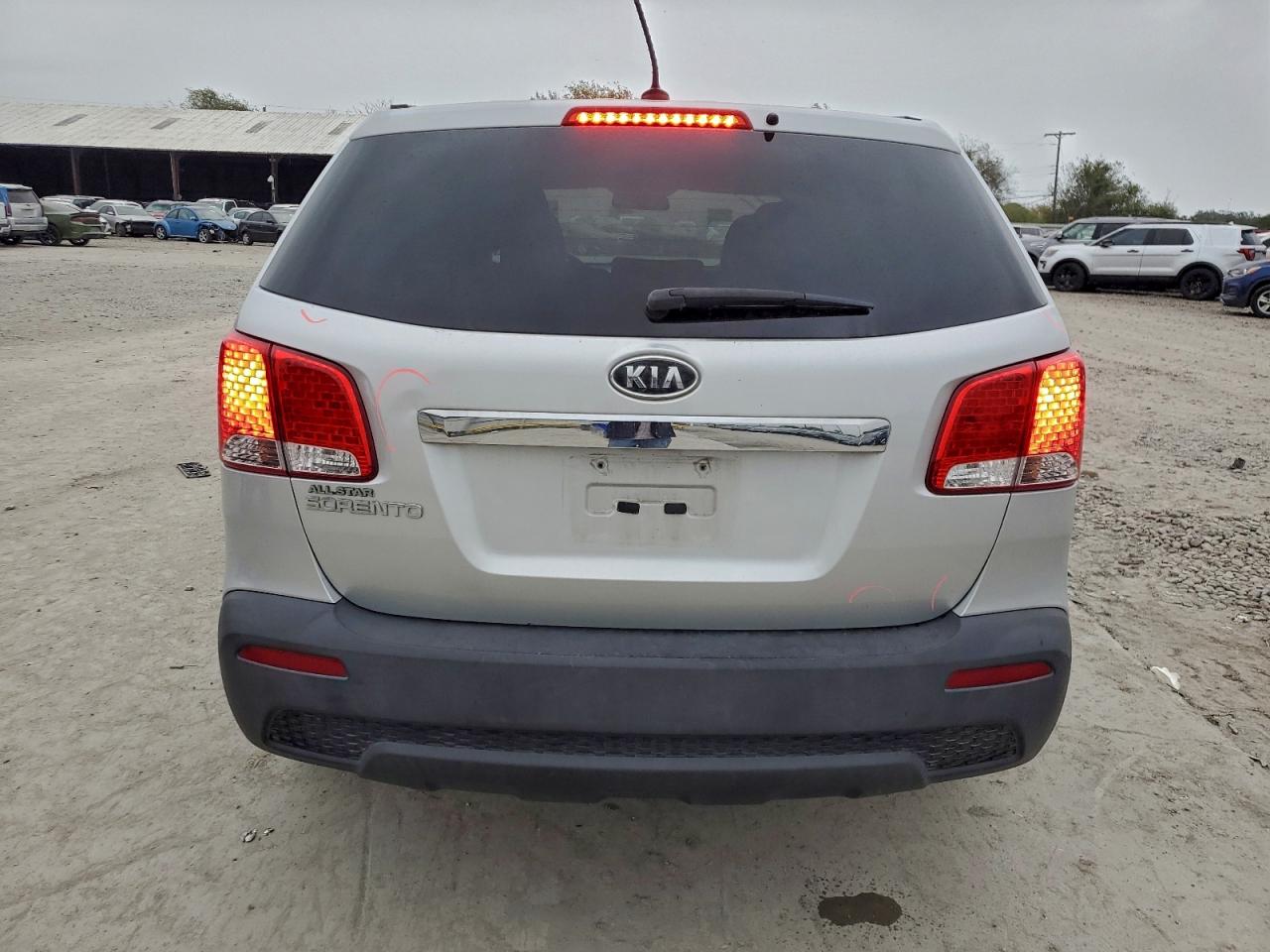 Lot #3318095385 2013 KIA SORENTO LX