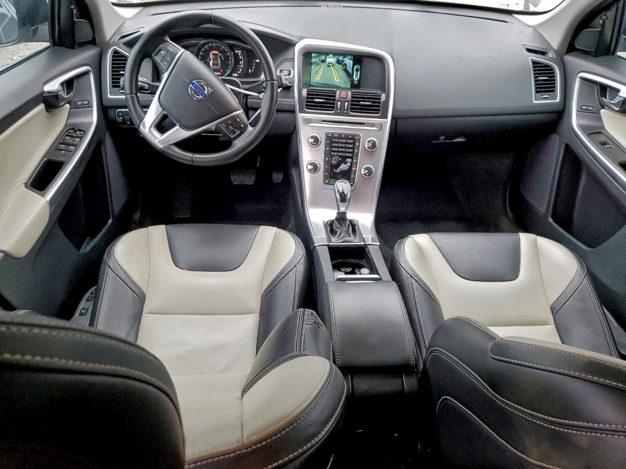 VOLVO XC60 T5 DYNAMIC