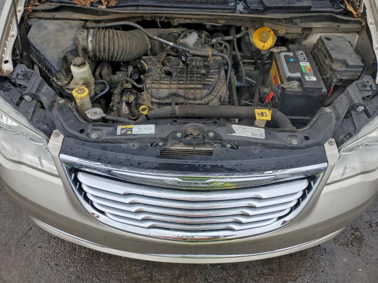 CHRYSLER TOWN & COUNTRY TOURING