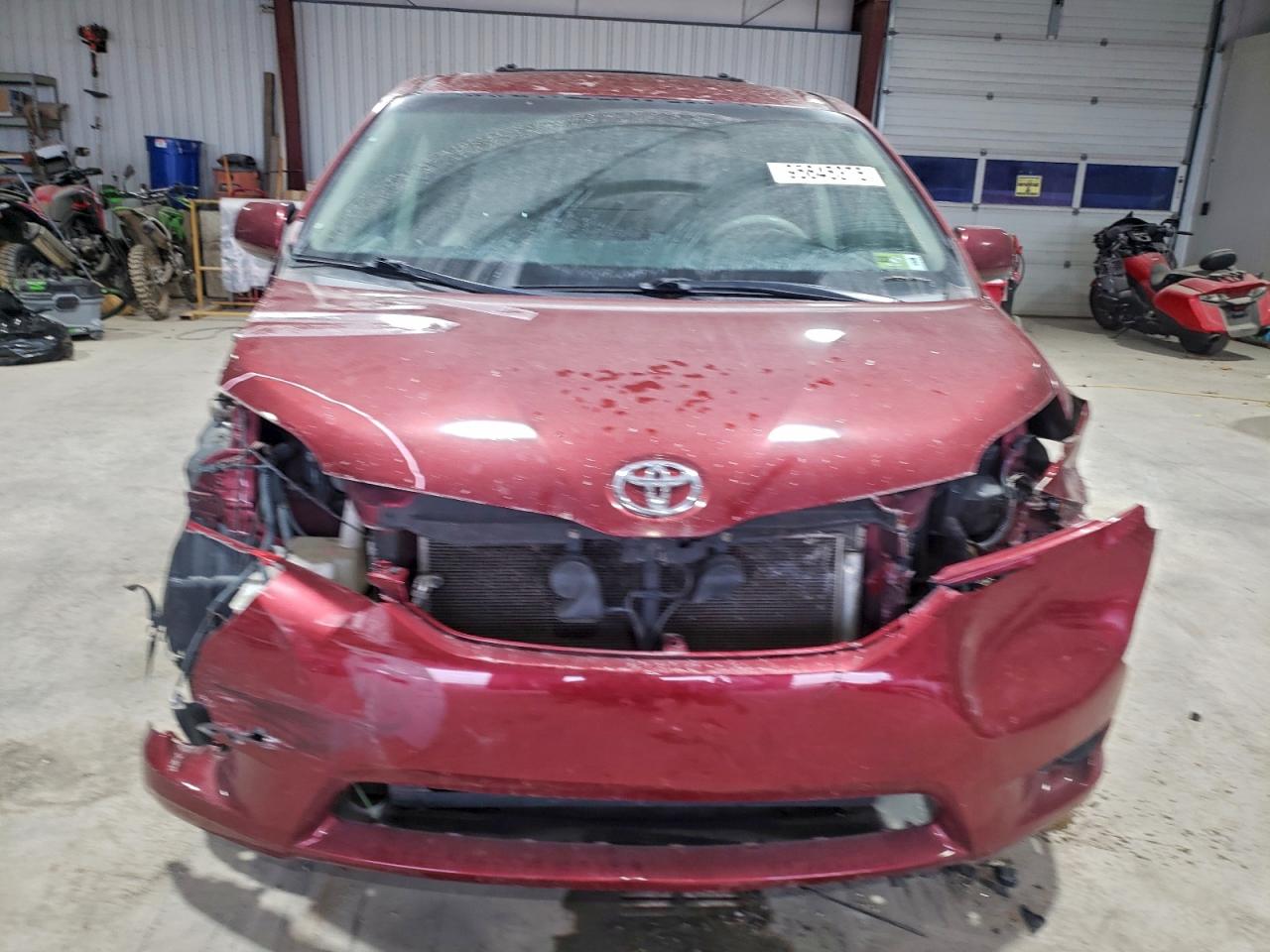 Lot #3315961240 2012 TOYOTA SIENNA LE