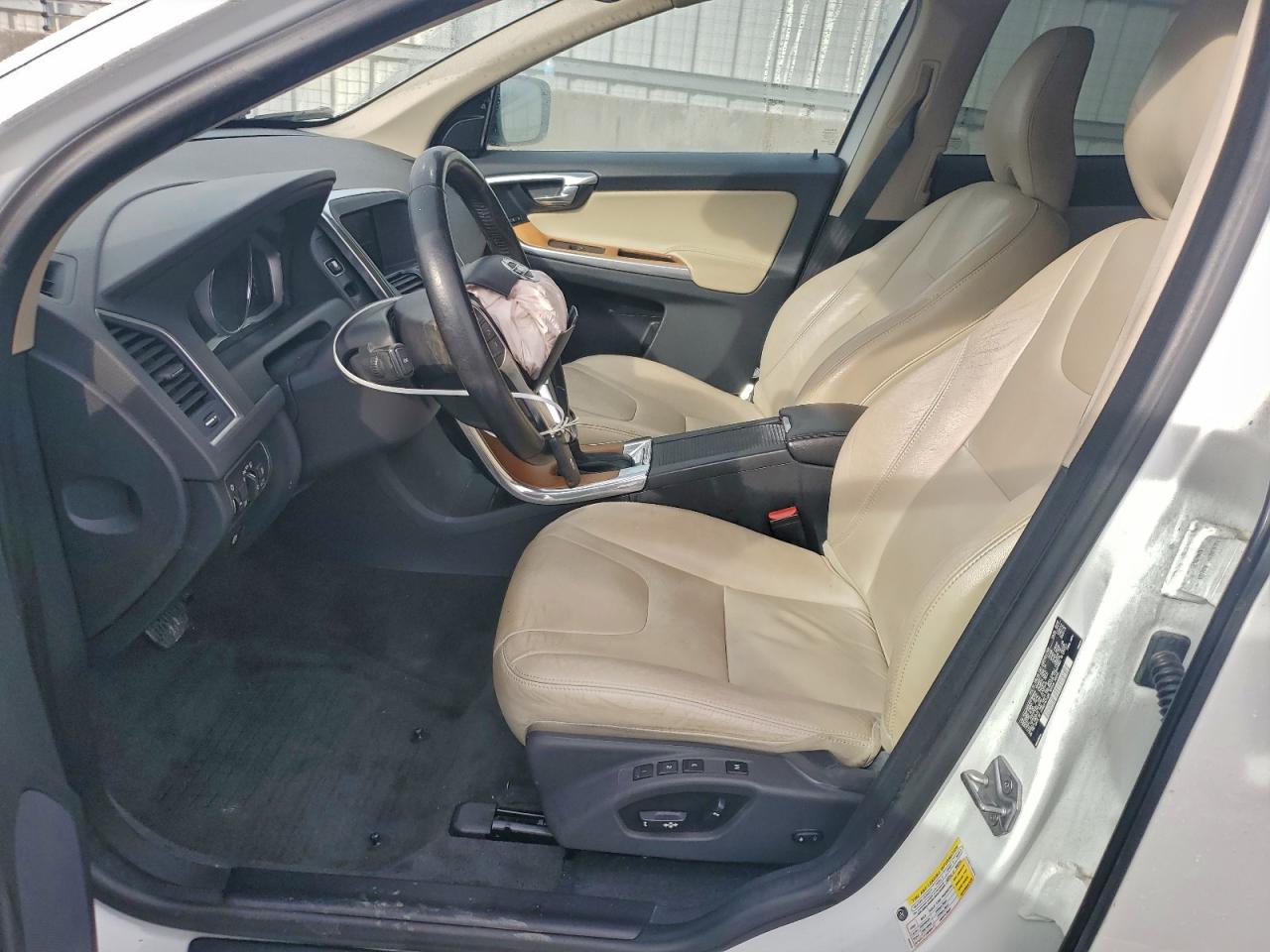 VOLVO XC60 T5 INSCRIPTION