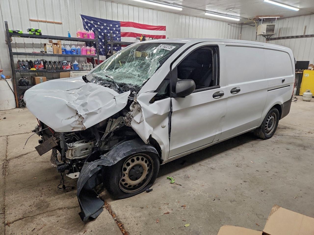 MERCEDES-BENZ METRIS