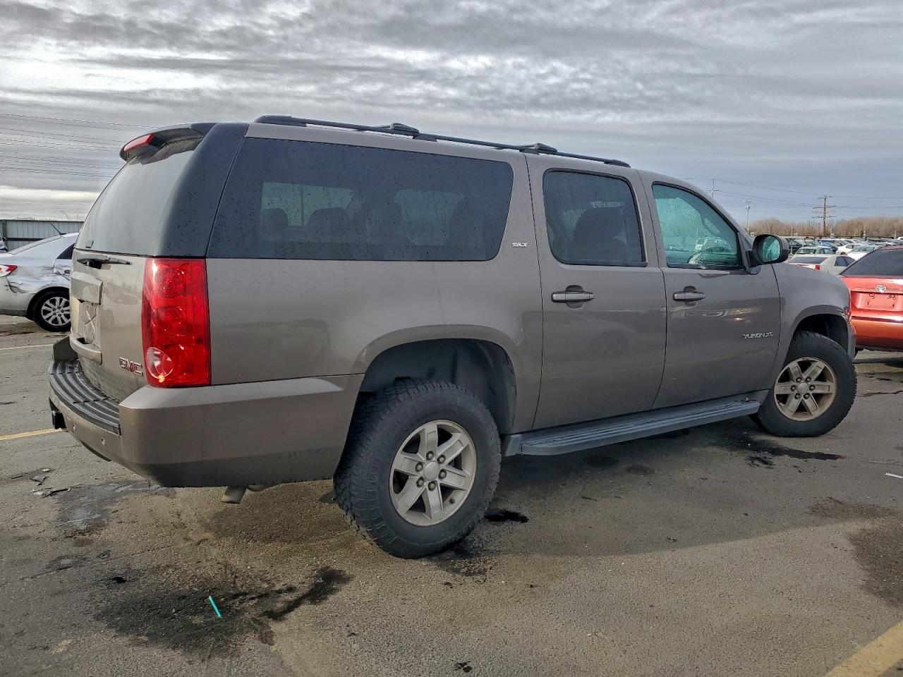 GMC YUKON K1500 SLT