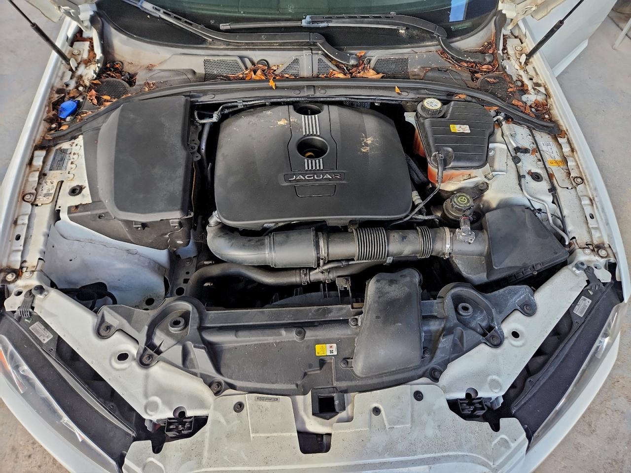 JAGUAR XF 2.0T PREMIUM