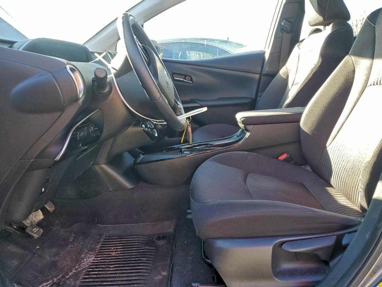 TOYOTA PRIUS PRIME LE