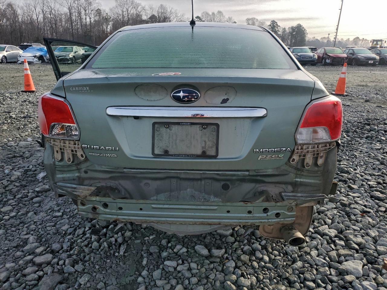 Lot #3304604442 2014 SUBARU IMPREZA LI