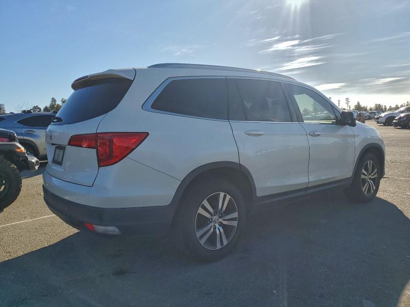 2017 HONDA PILOT EXL #3305358372