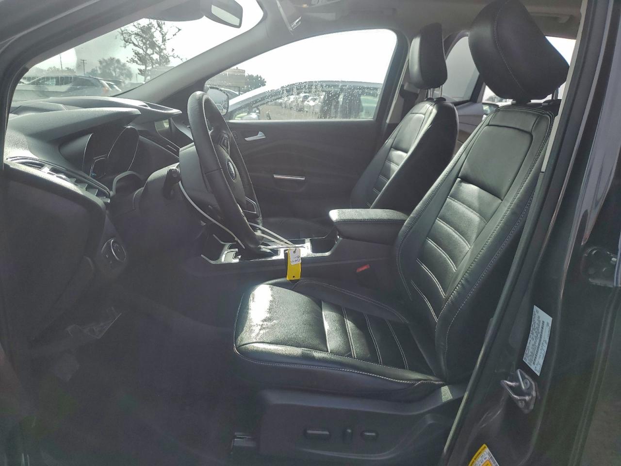 FORD ESCAPE TITANIUM