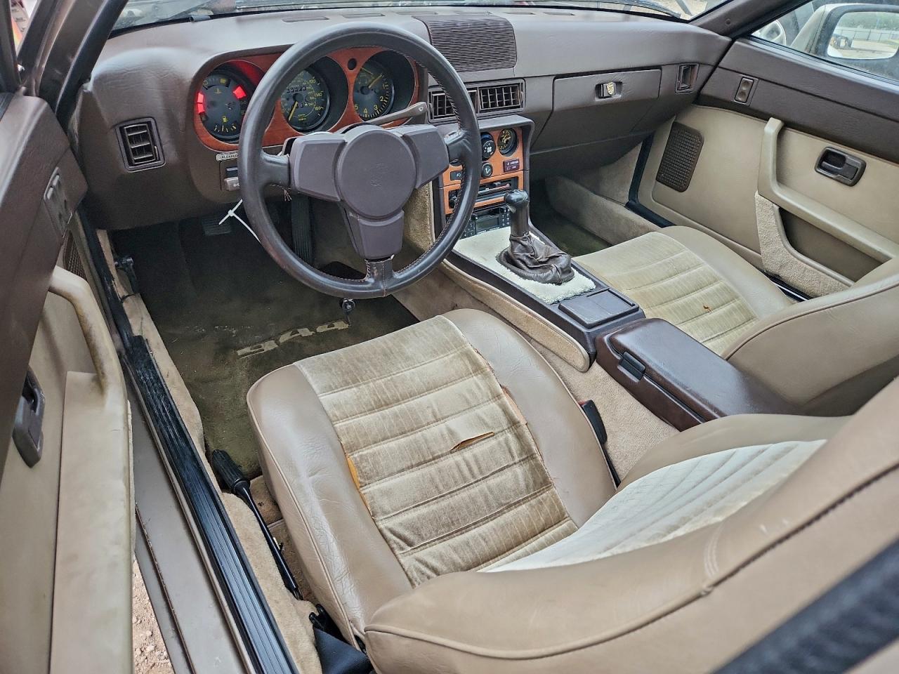 Lot #3305343302 1983 PORSCHE 944