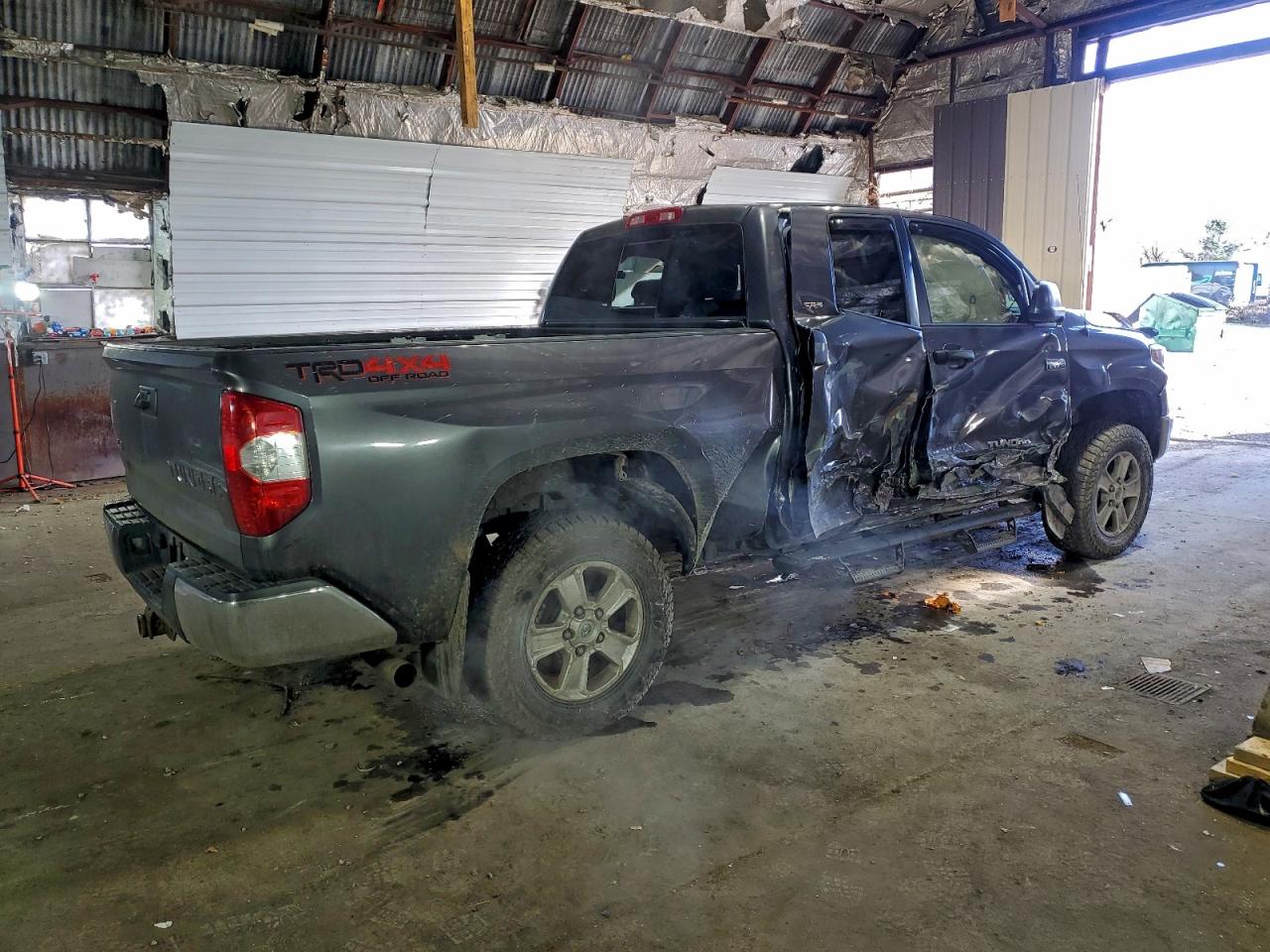 TOYOTA TUNDRA DOUBLE CAB SR