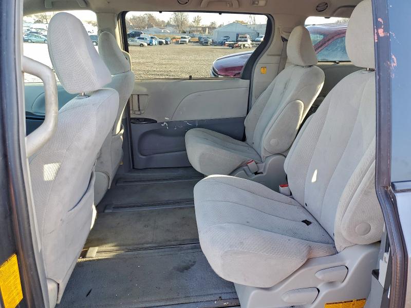 2011 TOYOTA SIENNA LE #3303934706