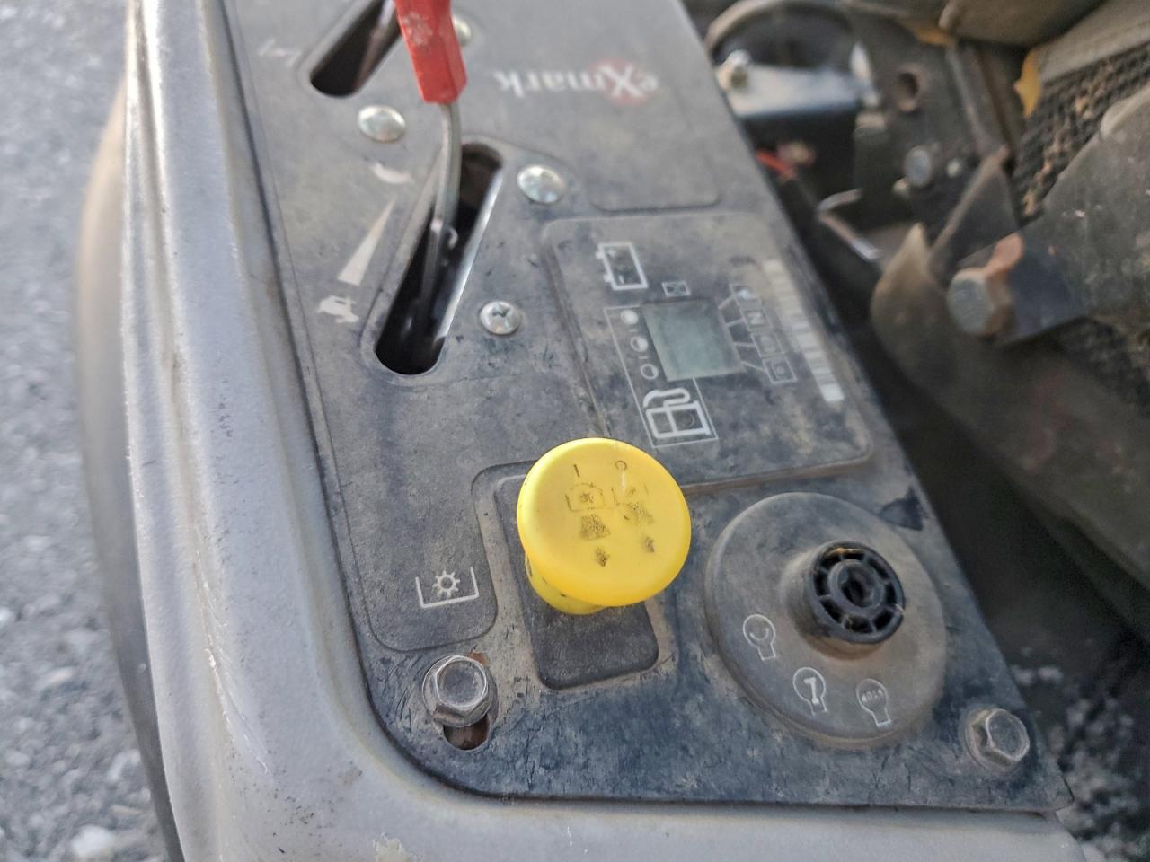 Lot #3305345310 2019 EXMARK ZERO TURN