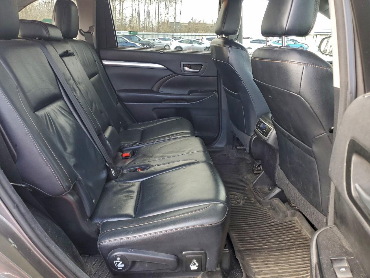 TOYOTA HIGHLANDER XLE