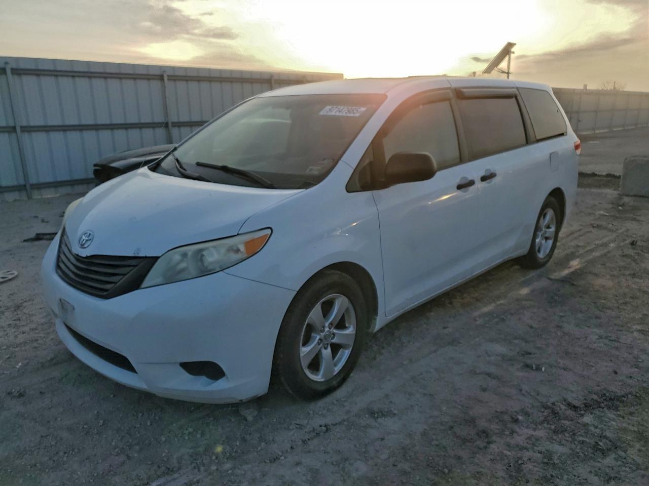 TOYOTA SIENNA