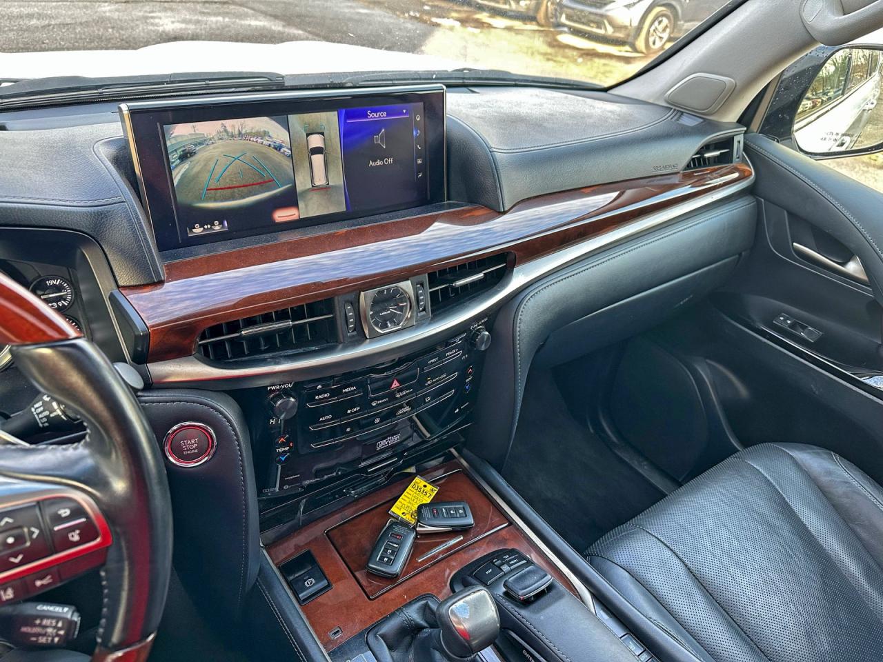 LEXUS LX 570