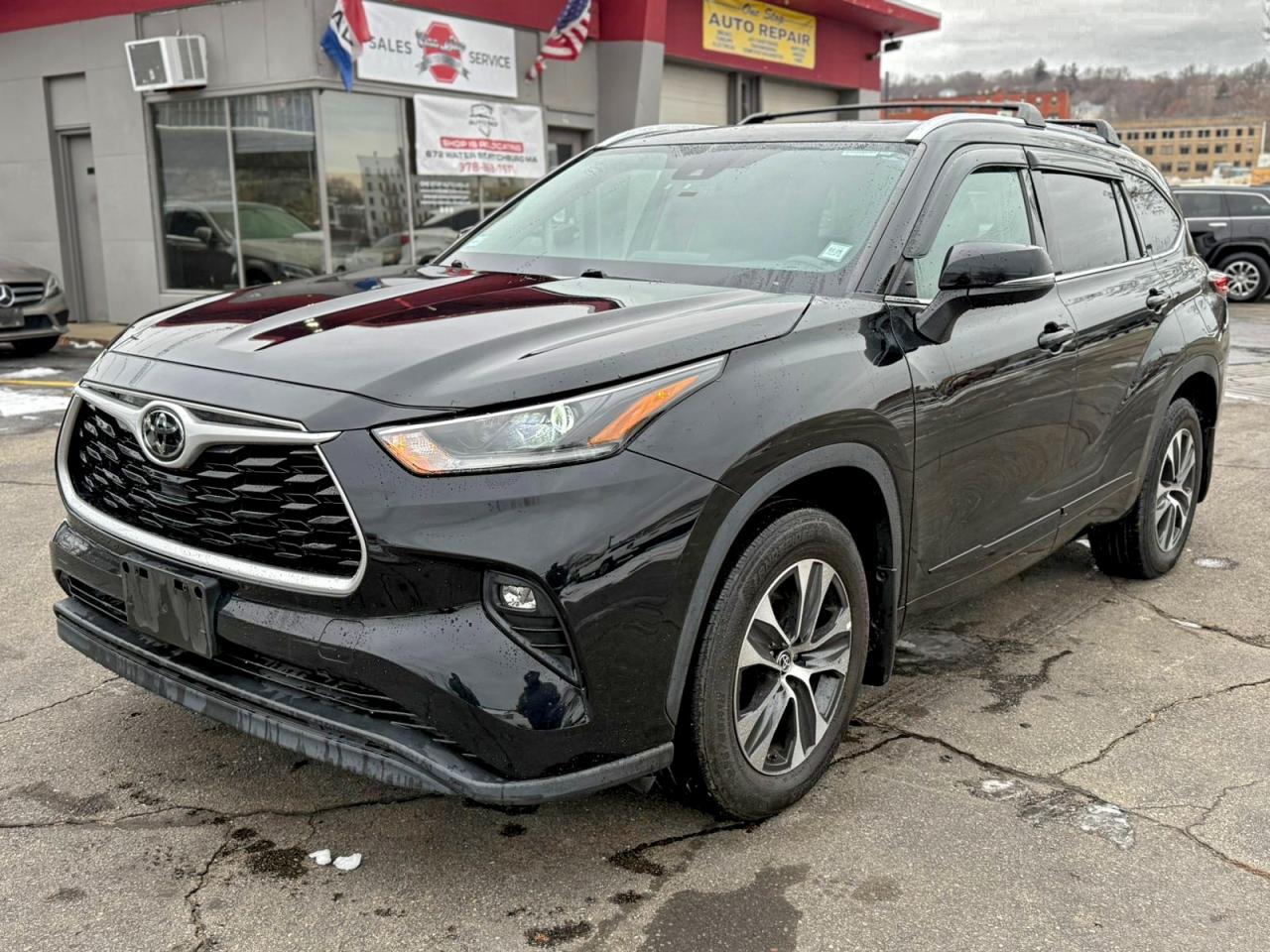 Lot #3318894956 2021 TOYOTA HIGHLANDER