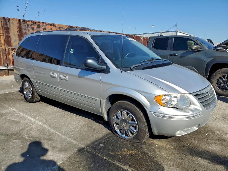 2005 CHRYSLER TOWN & COU #3312528622