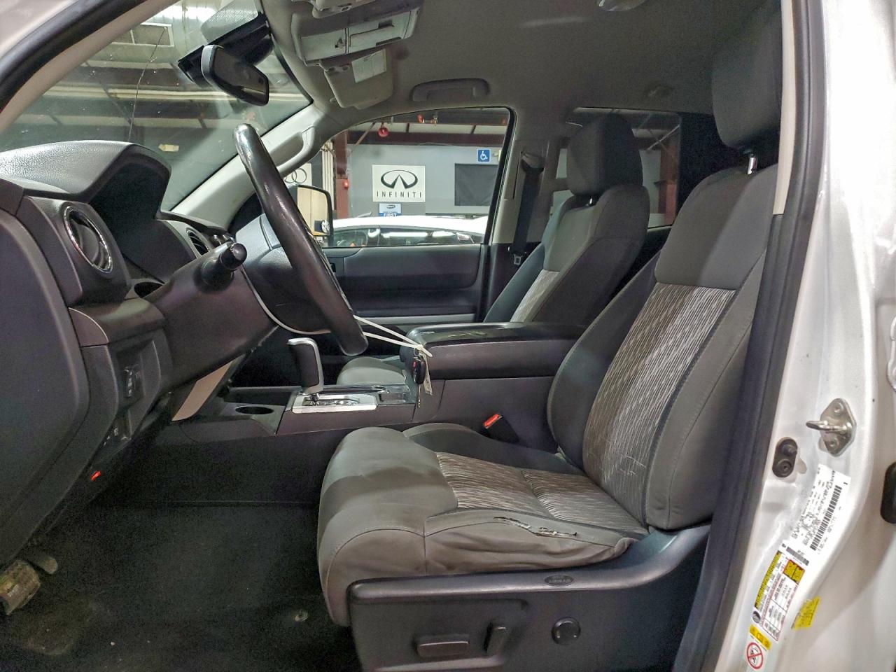 TOYOTA TUNDRA DOUBLE CAB SR