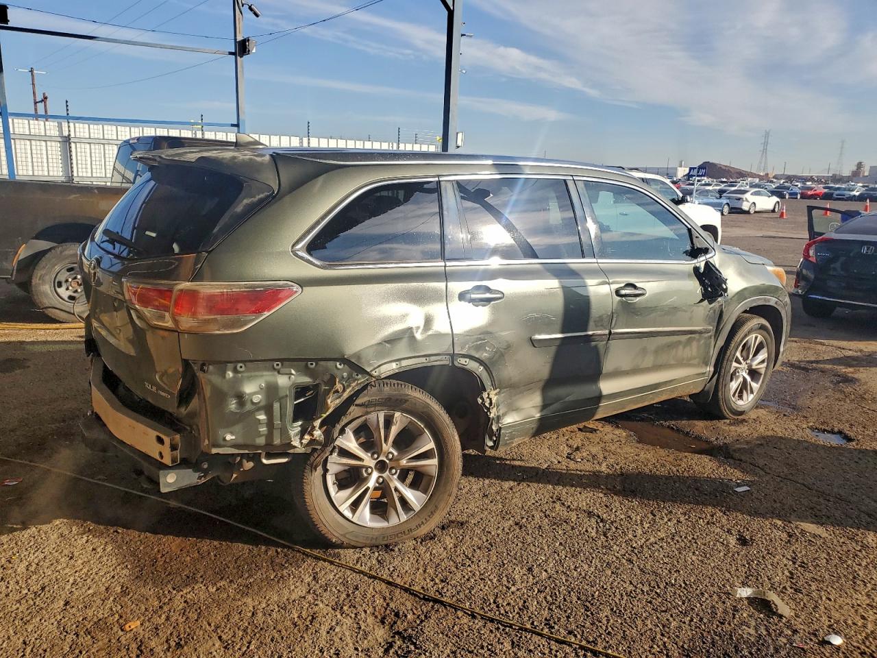 Lot #3317721079 2015 TOYOTA HIGHLANDER