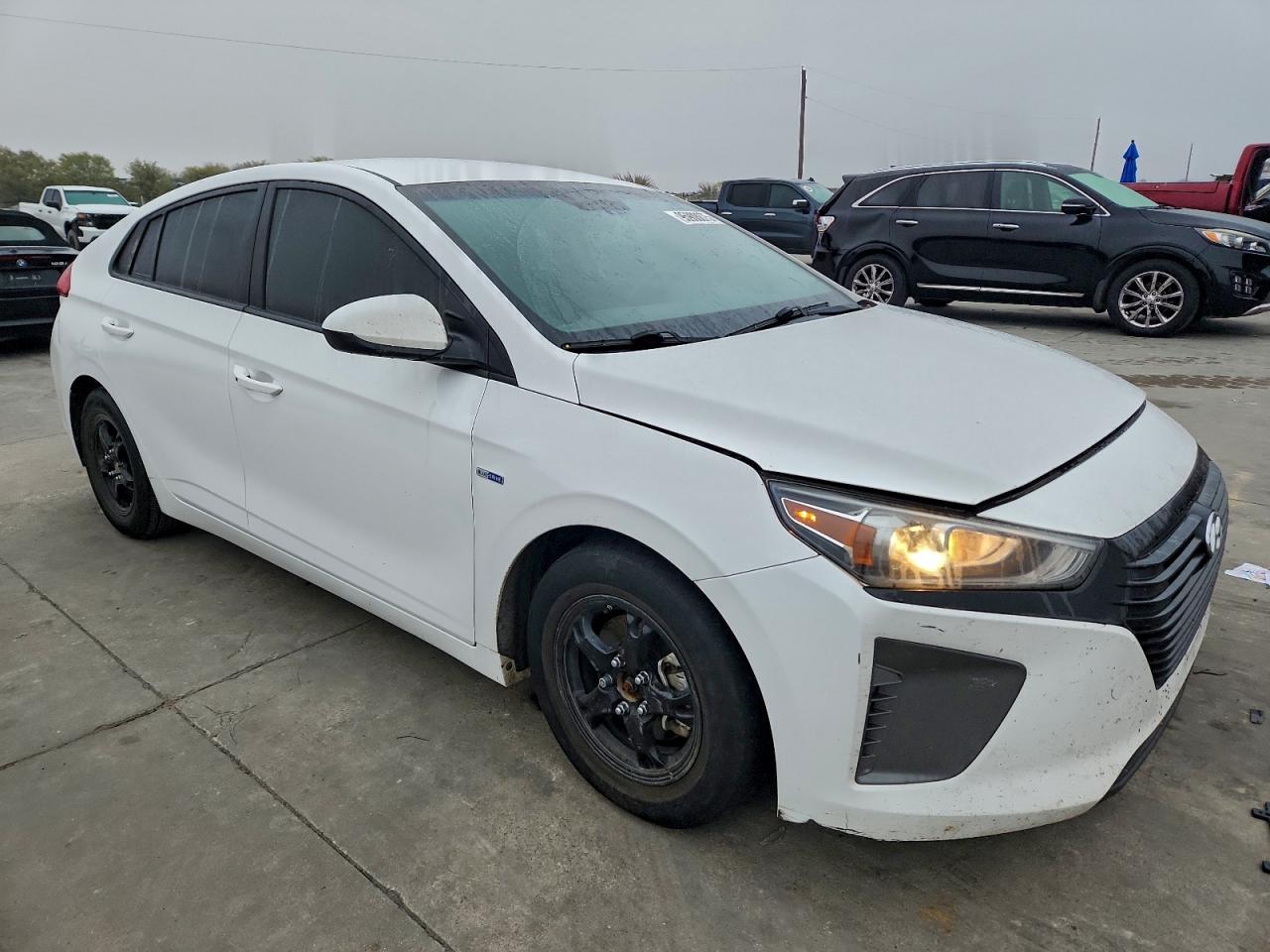 HYUNDAI IONIQ BLUE