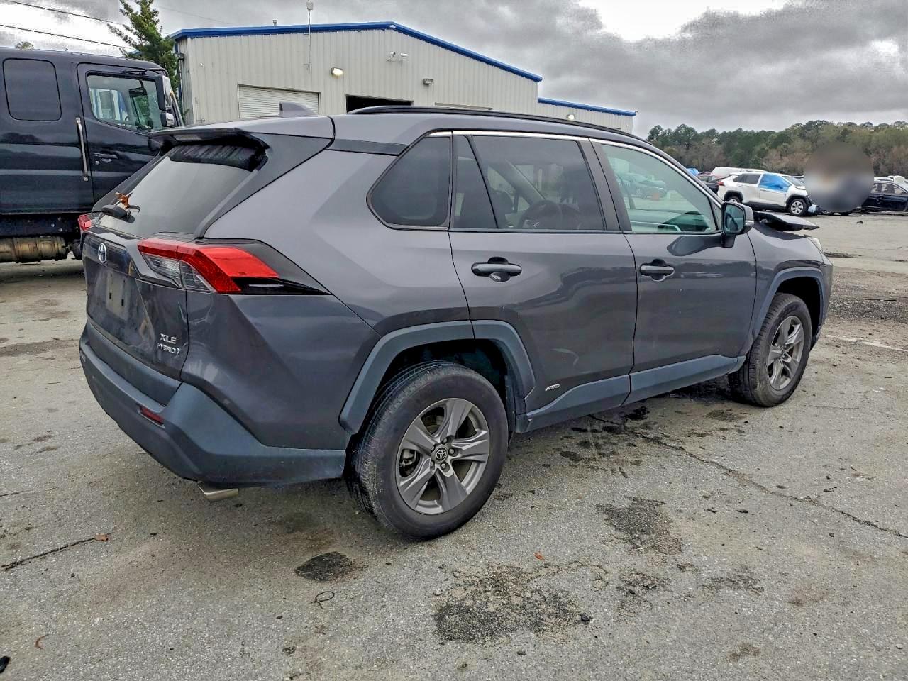 TOYOTA RAV4 XLE
