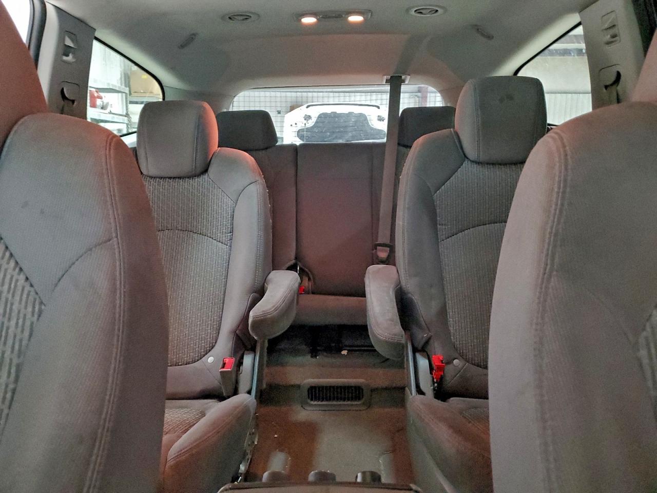 Lot #3310393009 2010 CHEVROLET TRAVERSE L