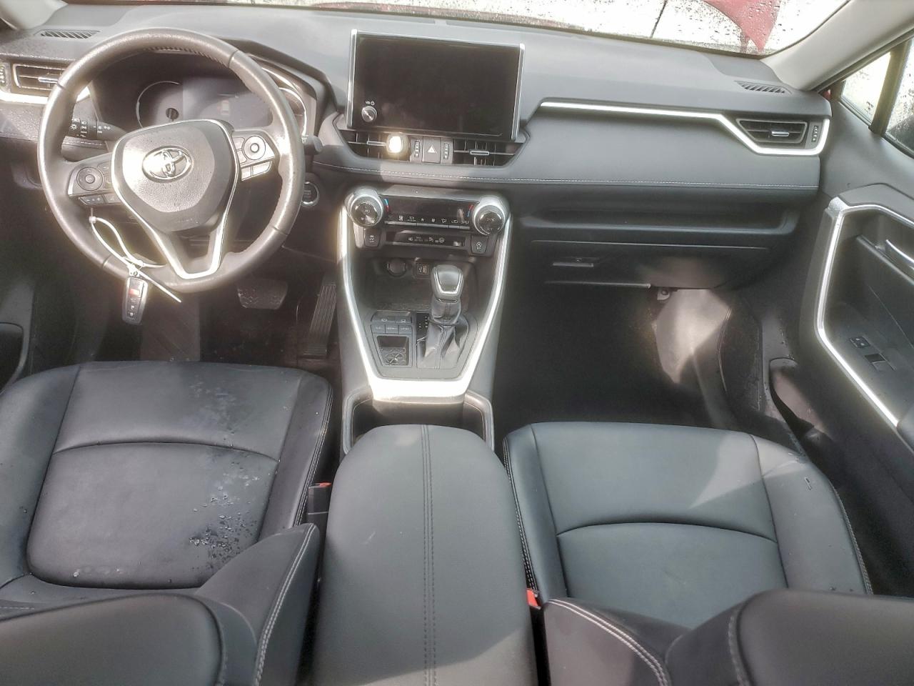 TOYOTA RAV4 XLE PREMIUM