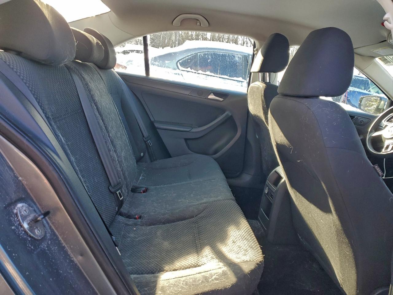 VOLKSWAGEN JETTA BASE