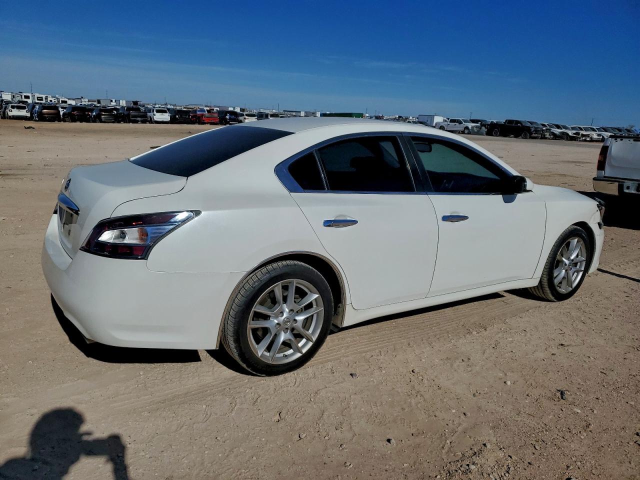 NISSAN MAXIMA S