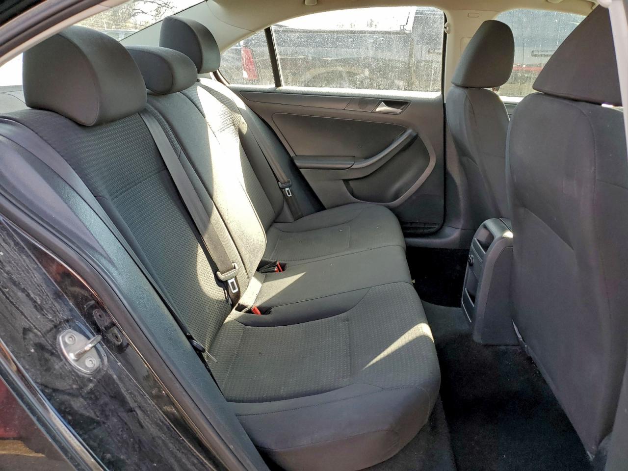 VOLKSWAGEN JETTA BASE