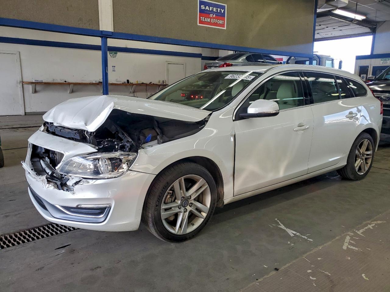 VOLVO V60 PREMIER+