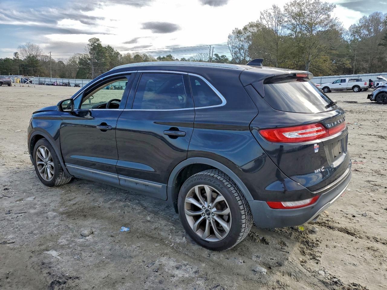 Lot #3315951145 2017 LINCOLN MKC SELECT