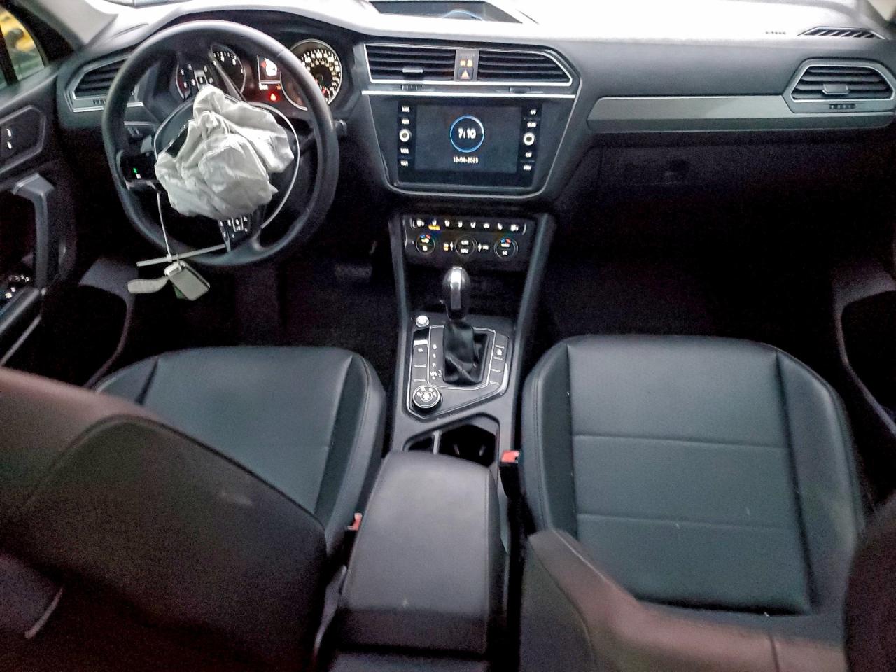 VOLKSWAGEN TIGUAN SE