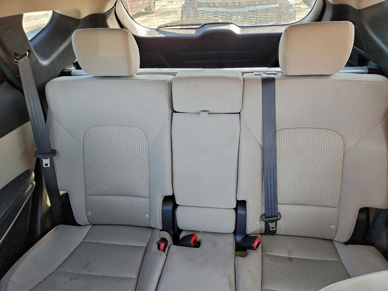 Lot #3315925093 2017 HYUNDAI SANTA FE S