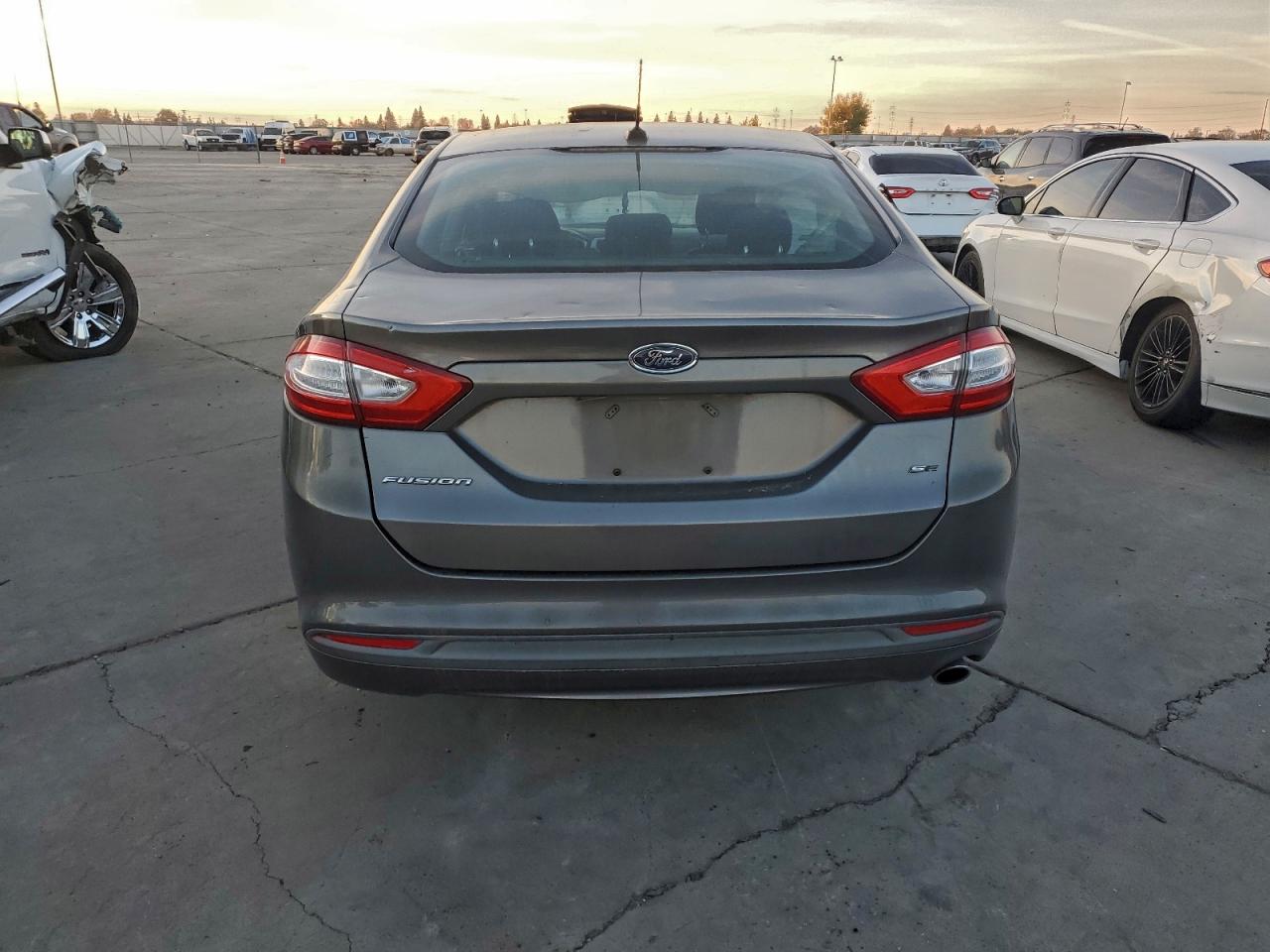 FORD FUSION SE