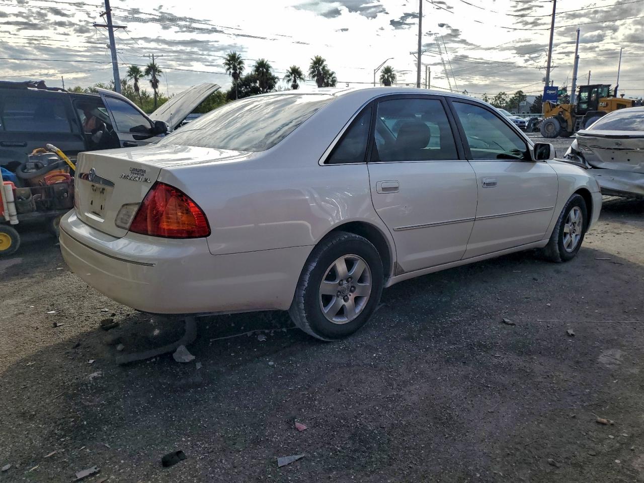 Lot #3315892110 2002 TOYOTA AVALON XL