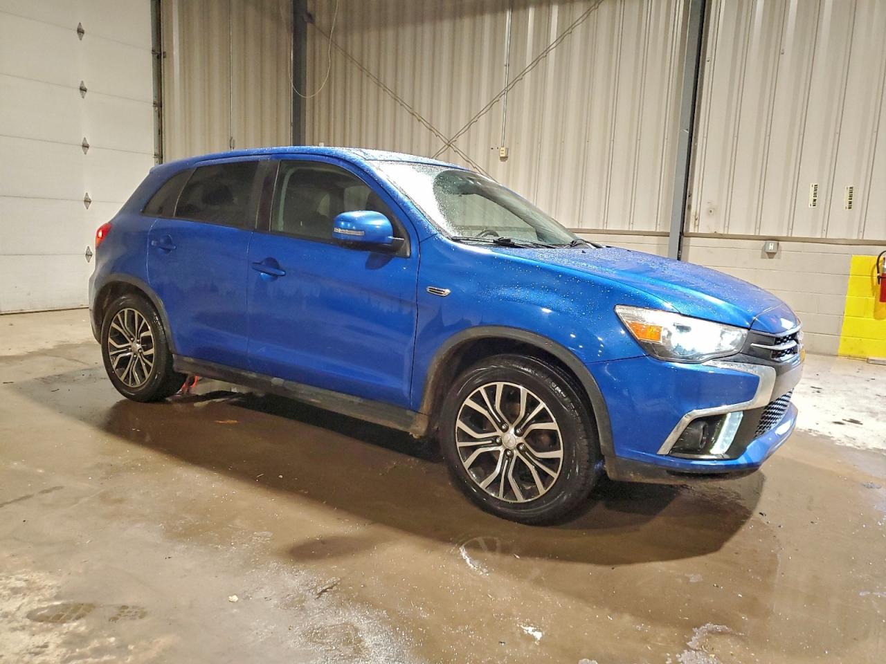 MITSUBISHI OUTLANDER ES