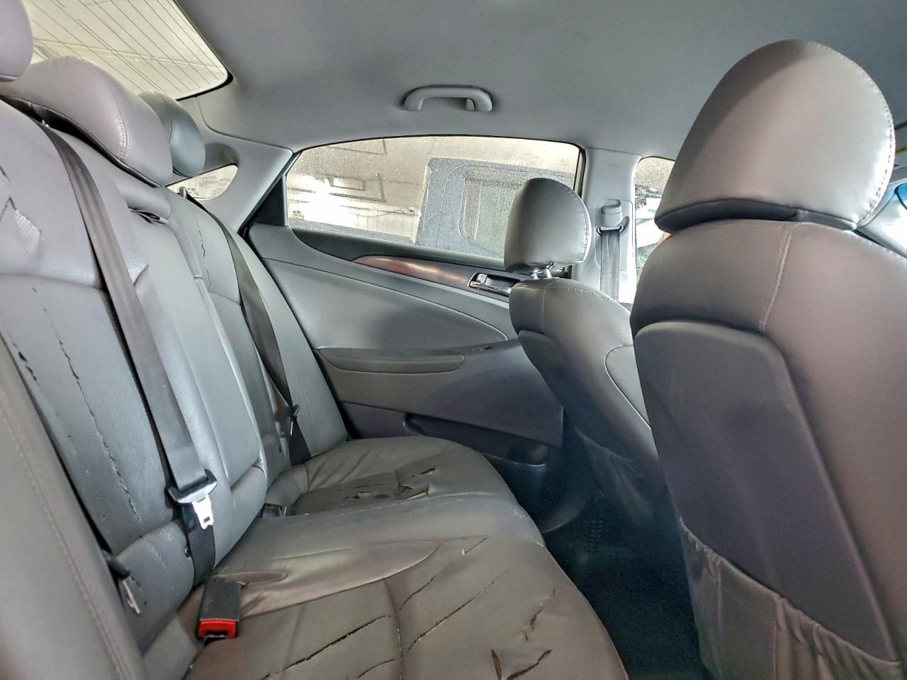 HYUNDAI SONATA HYBRID