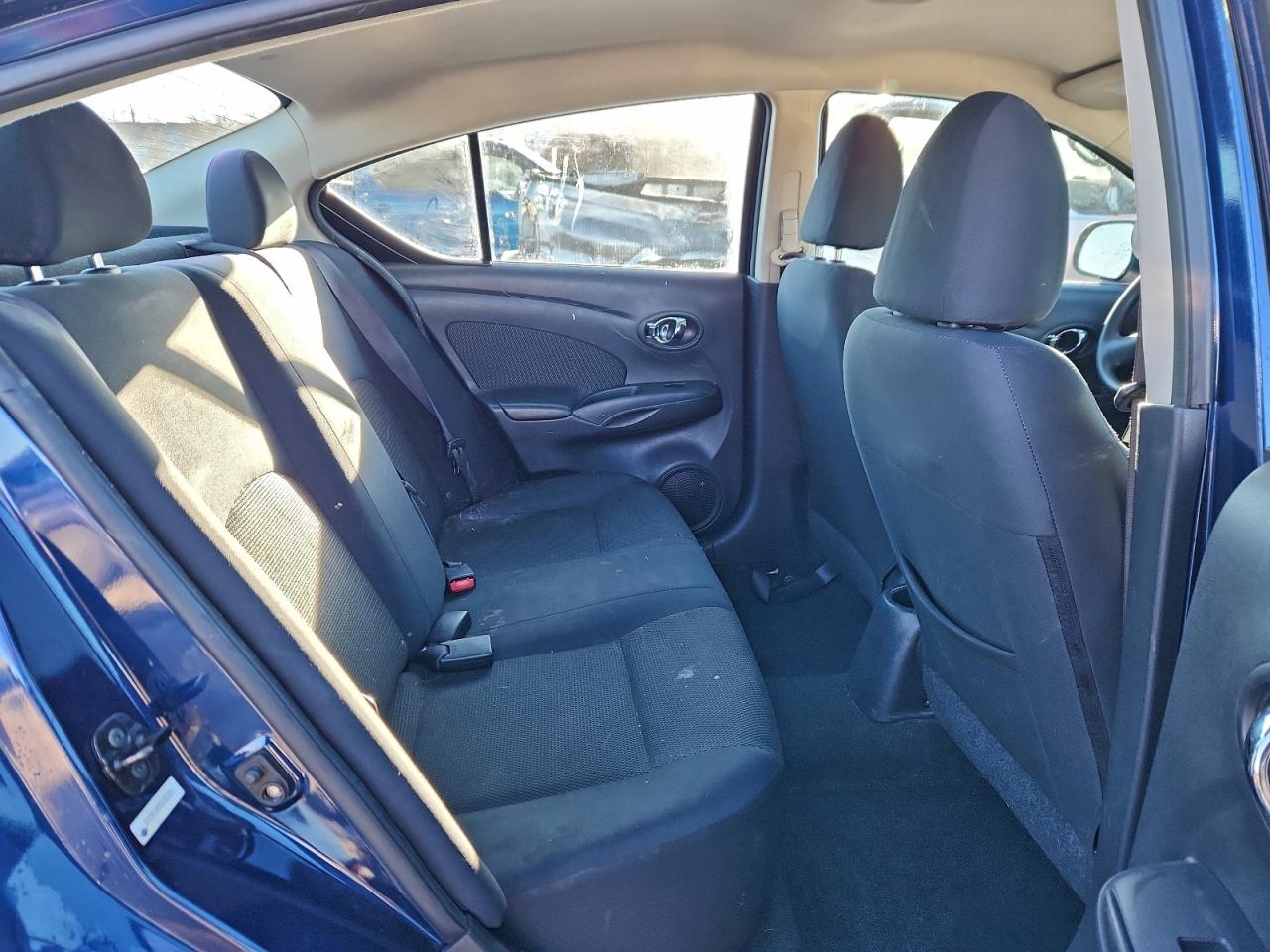 NISSAN VERSA S