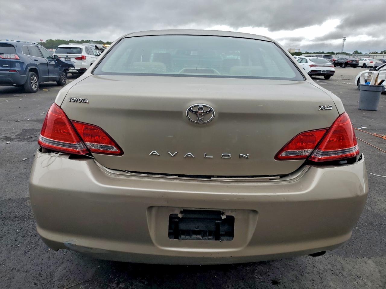 Lot #3311719231 2006 TOYOTA AVALON XL
